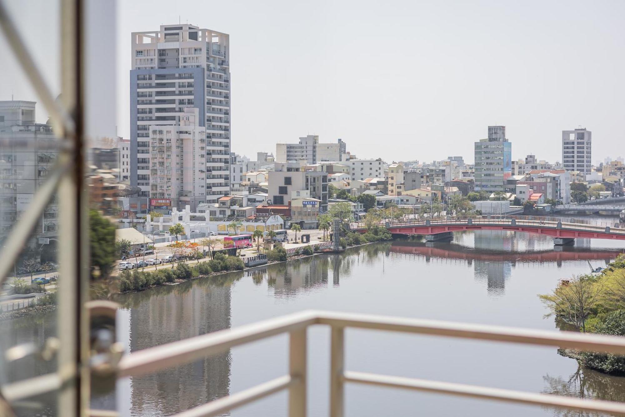 Kindness Hotel - Tainan Minsheng Bagian luar foto