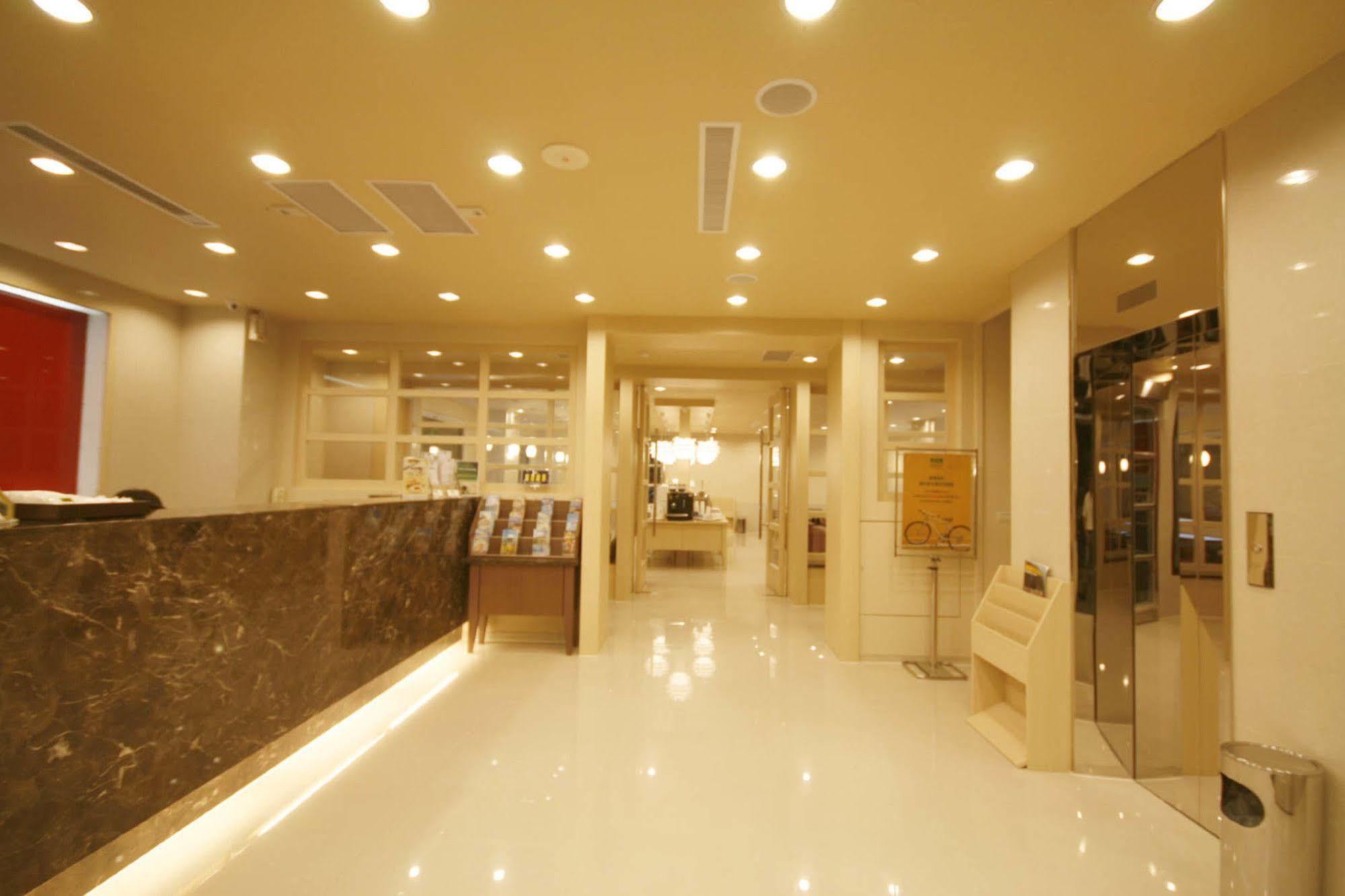 Kindness Hotel - Tainan Minsheng Bagian luar foto